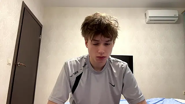 aronrodrigos online show from February 2025 10:42:02 PM