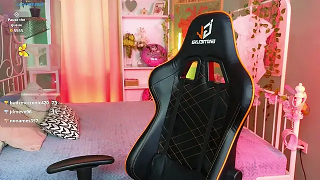 Snapshot of MizukiNoYoru chatting on March 2025 01:43:02 PM MizukiNoYoru online show from March 2025 01:43:02 PM