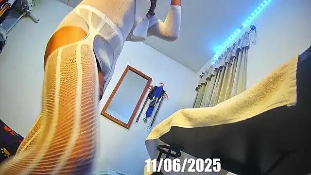 Snapshot of Fhrankie_xxl chatting on November 2025 05:18:02 AM Fhrankie xxl online show from November 2025 05:18:02 AM