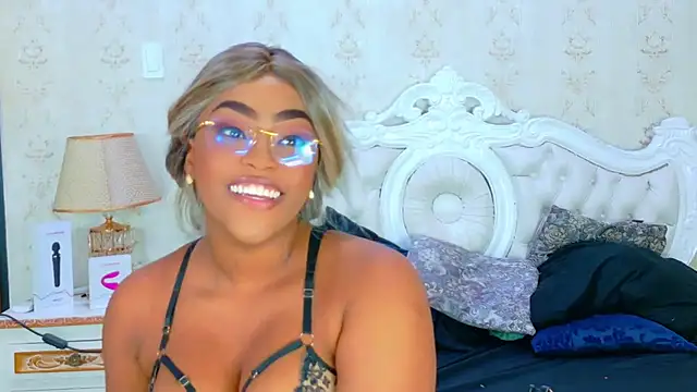 TianahGlow online show from October 2025 08:31:01 PM