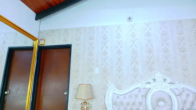 TianahGlow online show from October 2025 08:40:01 AM