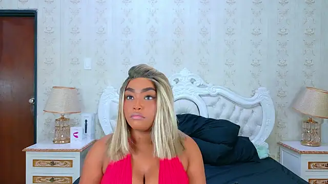 TianahGlow online show from November 2025 08:40:01 PM