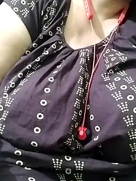 Snapshot of Lizza_boudi chatting on February 2025 01:29:01 AM Lizza boudi online show from February 2025 01:29:01 AM