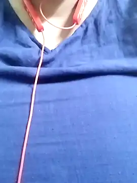 Snapshot of Lizza_boudi chatting on February 2025 01:50:01 PM Lizza boudi online show from February 2025 01:50:01 PM