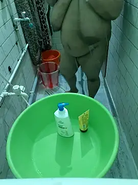 Snapshot of Lizza_boudi chatting on September 2025 04:23:01 AM Lizza boudi online show from September 2025 04:23:01 AM