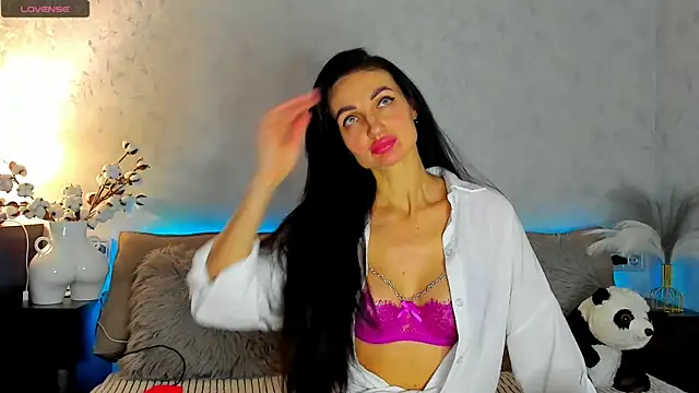 Snapshot of Tina_Mart chatting on November 2025 07:57:01 PM Tina Mart online show from November 2025 07:57:01 PM