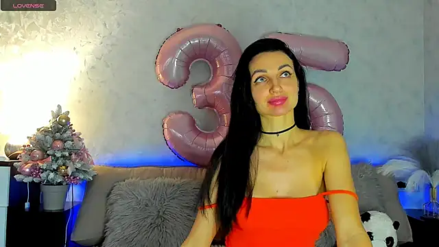 Snapshot of Tina_Mart chatting on December 2025 08:19:01 AM Tina Mart online show from December 2025 08:19:01 AM