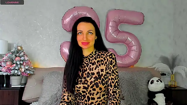 Snapshot of Tina_Mart chatting on December 2025 08:41:01 AM Tina Mart online show from December 2025 08:41:01 AM