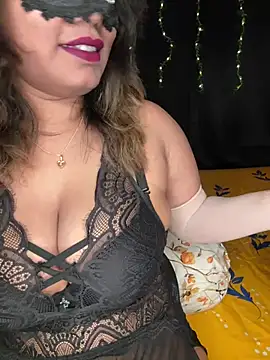 Snapshot of WifyHubby_38 chatting on March 2025 07:27:02 PM WifyHubby 38 online show from March 2025 07:27:02 PM