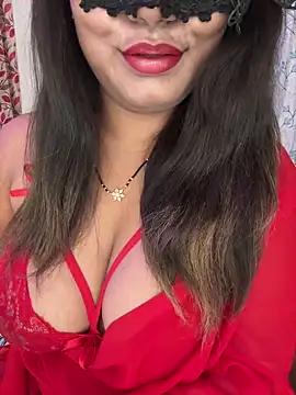 Snapshot of WifyHubby_38 chatting on October 2025 06:53:02 PM WifyHubby 38 online show from October 2025 06:53:02 PM