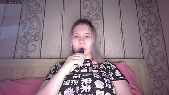 Little kitsune1707 online show from September 2025 01:16:02 PM