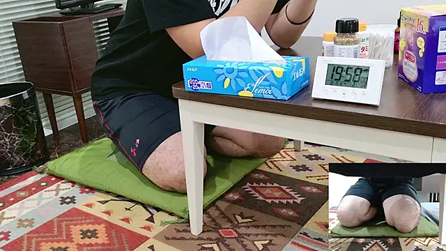 Snapshot of YARASERO-kun chatting on October 2025 10:59:02 AM YARASERO-kun online show from October 2025 10:59:02 AM