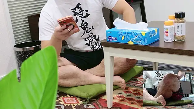 Snapshot of YARASERO-kun chatting on November 2025 08:57:01 AM YARASERO-kun online show from November 2025 08:57:01 AM