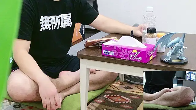 Snapshot of YARASERO-kun chatting on December 2025 06:55:02 AM YARASERO-kun online show from December 2025 06:55:02 AM