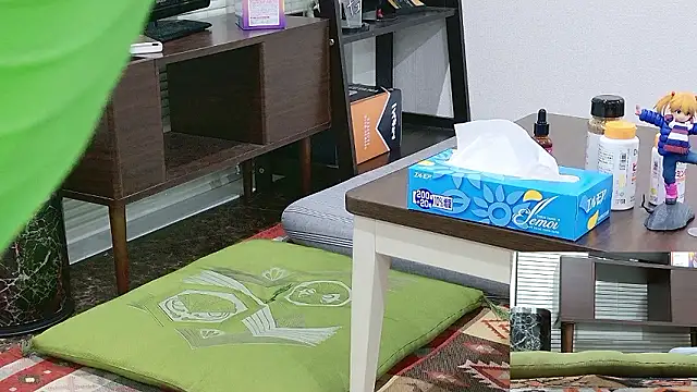 Snapshot of YARASERO-kun chatting on December 2025 11:49:02 AM YARASERO-kun online show from December 2025 11:49:02 AM