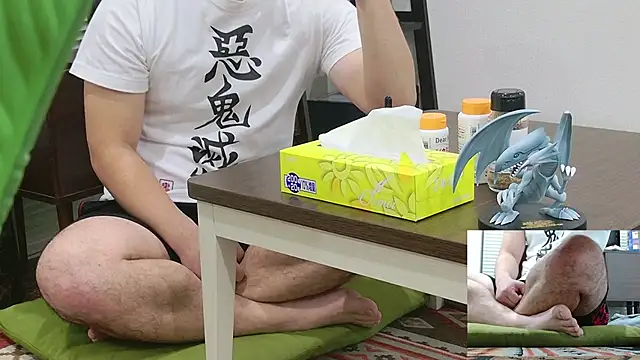 Snapshot of YARASERO-kun chatting on January 2026 10:42:01 AM YARASERO-kun online show from January 2026 10:42:01 AM