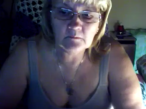 Snapshot of Violet5364 chatting on March 2025 04:45:02 PM Violet5364 online show from March 2025 04:45:02 PM
