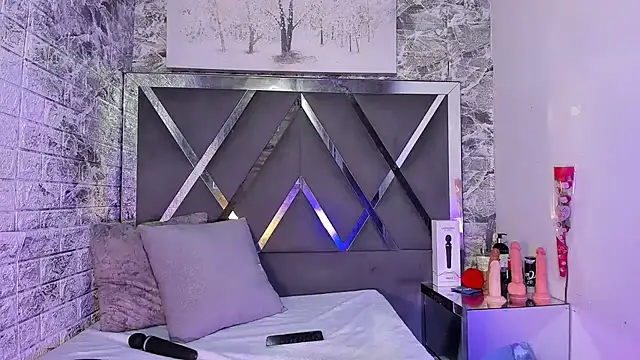 Snapshot of EvansDarling chatting on February 2026 02:25:01 PM EvansDarling online show from February 2026 02:25:01 PM