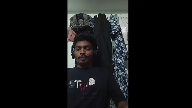 Snapshot of Harsh424242 chatting on March 2025 07:12:02 PM Harsh424242 online show from March 2025 07:12:02 PM