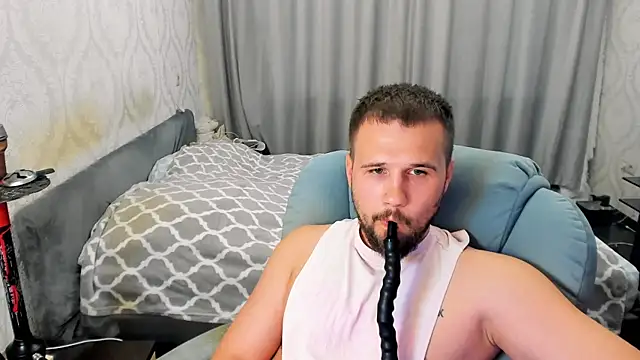 Snapshot of Vladik_b chatting on August 2026 05:45:01 PM Vladik b online show from August 2026 05:45:01 PM