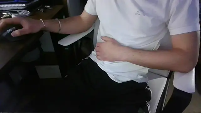 Manuhot001 online show from March 2025 09:55:02 PM