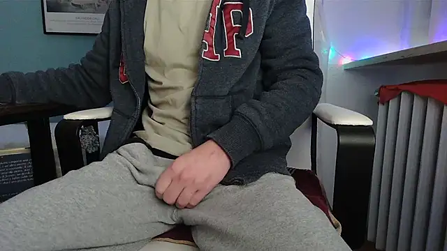 Manuhot001 online show from December 2025 10:18:02 PM