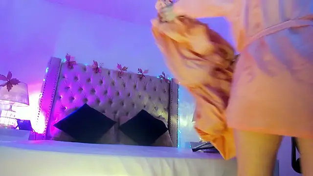 CandieGilson   online show from March 2026 11:27:01 AM