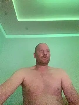 Krzysiekg123 online show from February 2026 10:54:02 PM