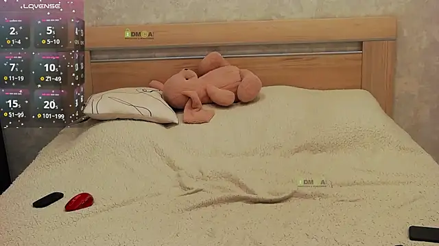 Snapshot of Rae_Lindy chatting on November 2025 03:40:01 AM Rae Lindy online show from November 2025 03:40:01 AM