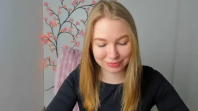 Snapshot of Dana_flowers chatting on May 2026 05:34:02 AM Dana flowers online show from May 2026 05:34:02 AM
