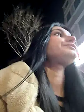 Snapshot of lunalovelee chatting on December 2025 01:05:02 PM lunalovelee online show from December 2025 01:05:02 PM