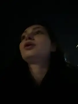 lunalovelee online show from April 2026 02:12:02 PM