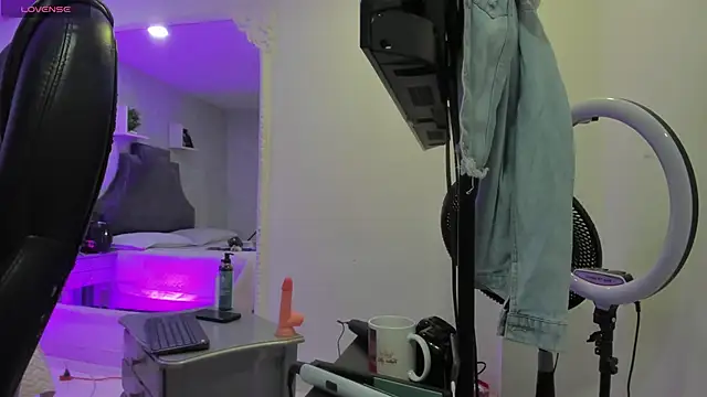 EmiliaRose  online show from February 2026 08:42:02 PM