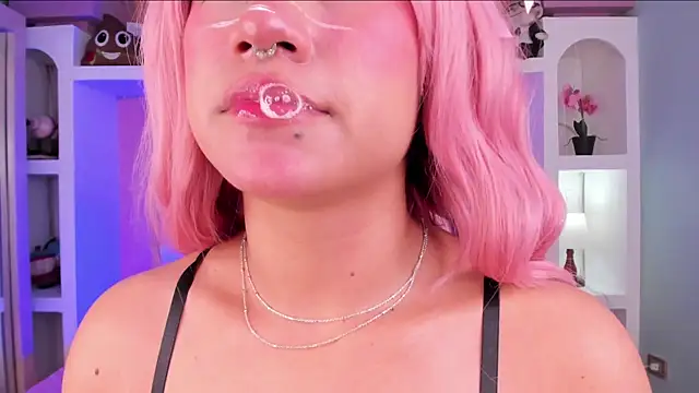 Snapshot of miss___megan chatting on November 2025 06:15:01 PM miss megan online show from November 2025 06:15:01 PM