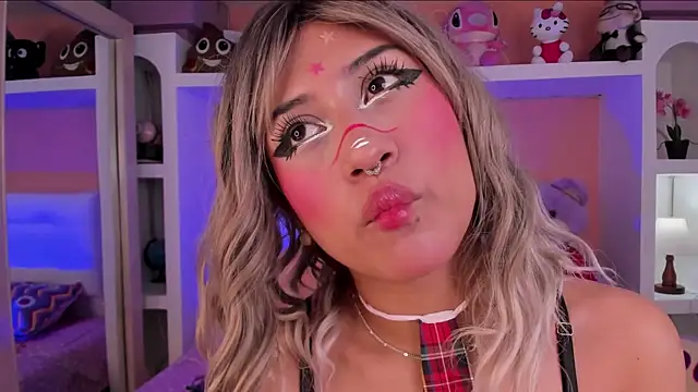 Snapshot of miss___megan chatting on December 2025 02:31:01 AM miss megan online show from December 2025 02:31:01 AM