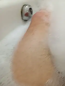 flo000031 online show from January 2026 02:43:01 PM