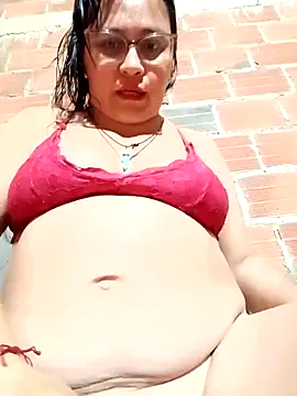 Snapshot of promiscuous-indecent-momm chatting on April 2026 03:15:01 AM promiscuous-indecent-momm online show from April 2026 03:15:01 AM