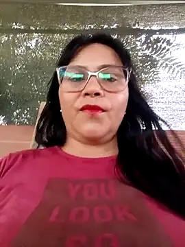Snapshot of promiscuous-indecent-momm chatting on April 2026 01:59:01 PM promiscuous-indecent-momm online show from April 2026 01:59:01 PM