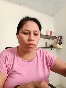 Snapshot of promiscuous-indecent-momm chatting on June 2026 01:17:02 PM promiscuous-indecent-momm online show from June 2026 01:17:02 PM