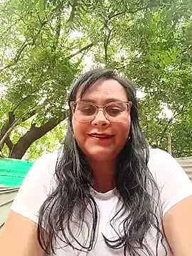 Snapshot of promiscuous-indecent-momm chatting on July 2026 08:11:01 PM promiscuous-indecent-momm online show from July 2026 08:11:01 PM