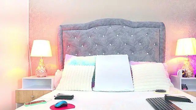 YesyHills online show from March 2026 12:08:01 PM