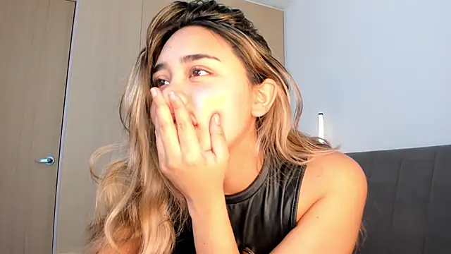 Hornyholly   online show from January 2026 04:53:01 PM