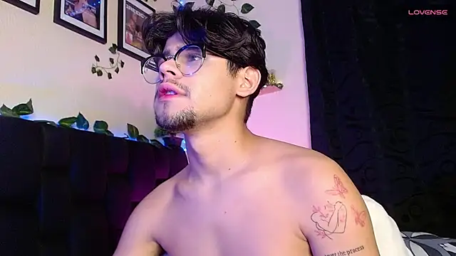 Snapshot of isaac-saenz chatting on February 2025 09:42:01 PM isaac-saenz online show from February 2025 09:42:01 PM