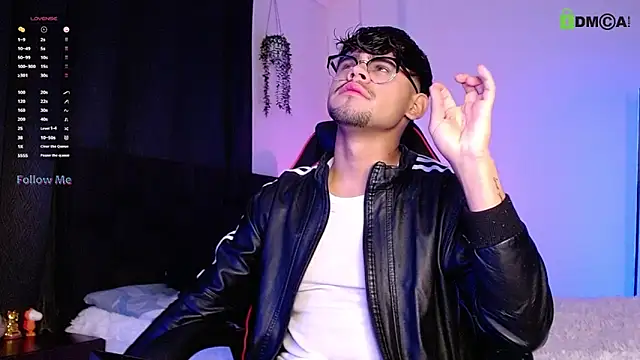 Snapshot of isaac-saenz chatting on October 2025 11:05:01 PM isaac-saenz online show from October 2025 11:05:01 PM