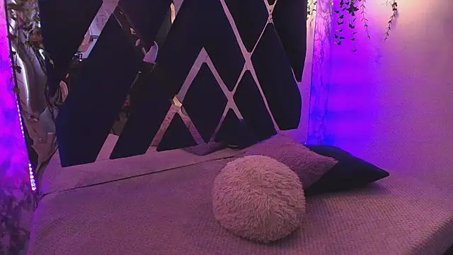 Snapshot of charlotte_bluee chatting on October 2025 06:31:01 PM charlotte bluee online show from October 2025 06:31:01 PM