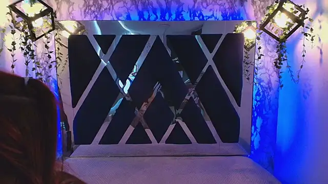 Snapshot of charlotte_bluee chatting on November 2025 06:45:01 PM charlotte bluee online show from November 2025 06:45:01 PM