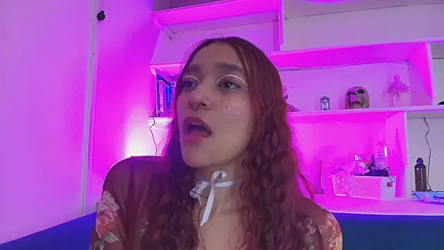 Snapshot of charlotte_bluee chatting on December 2025 08:30:02 AM charlotte bluee online show from December 2025 08:30:02 AM