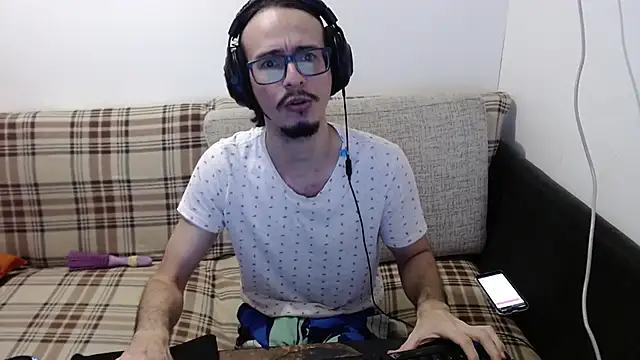 Snapshot of cholitohermoso chatting on June 2026 02:39:02 PM cholitohermoso online show from June 2026 02:39:02 PM