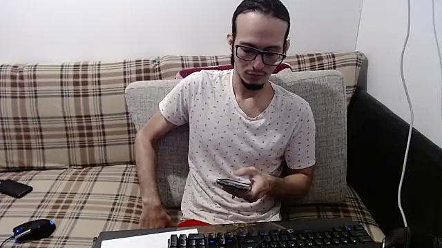 Snapshot of cholitohermoso chatting on July 2026 04:32:02 PM cholitohermoso online show from July 2026 04:32:02 PM