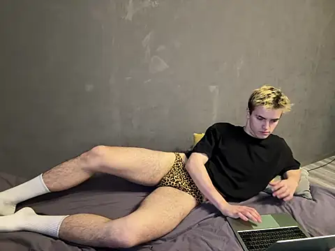 EdwinBlaze online show from February 2025 11:21:01 AM